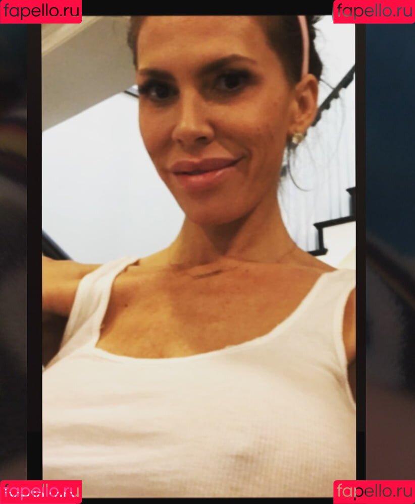 Nikki Cox Onlyfans Photo Gallery 