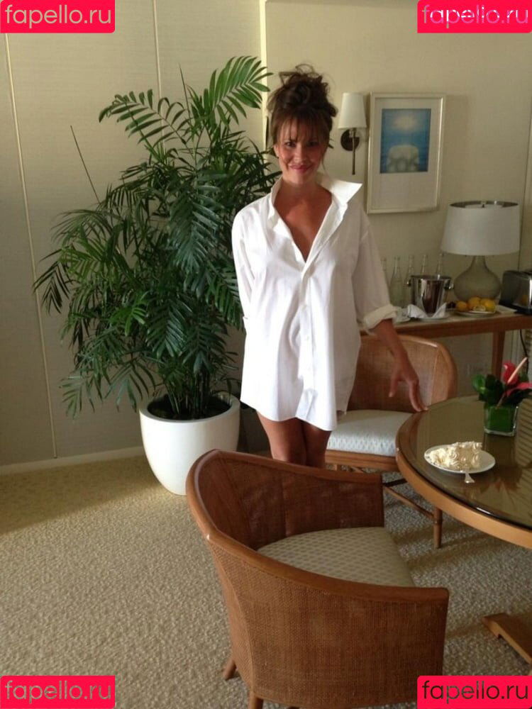 Nikki Cox Onlyfans Photo Gallery 