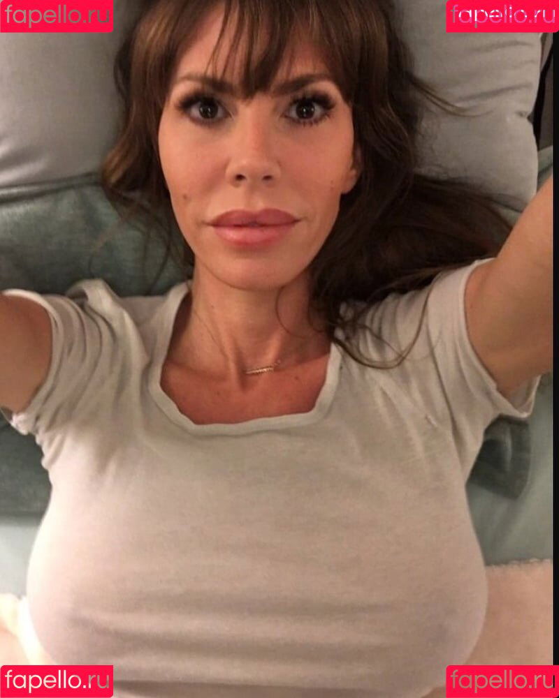 Nikki Cox Onlyfans Photo Gallery 