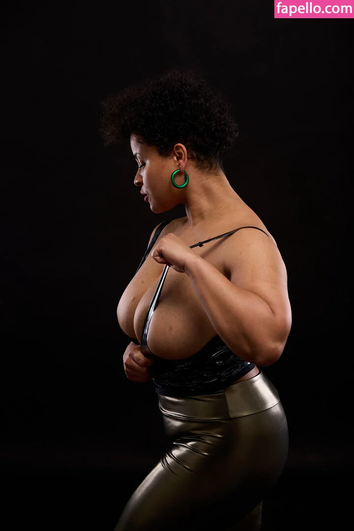 MaSKaPhotoModel Onlyfans Photo Gallery 