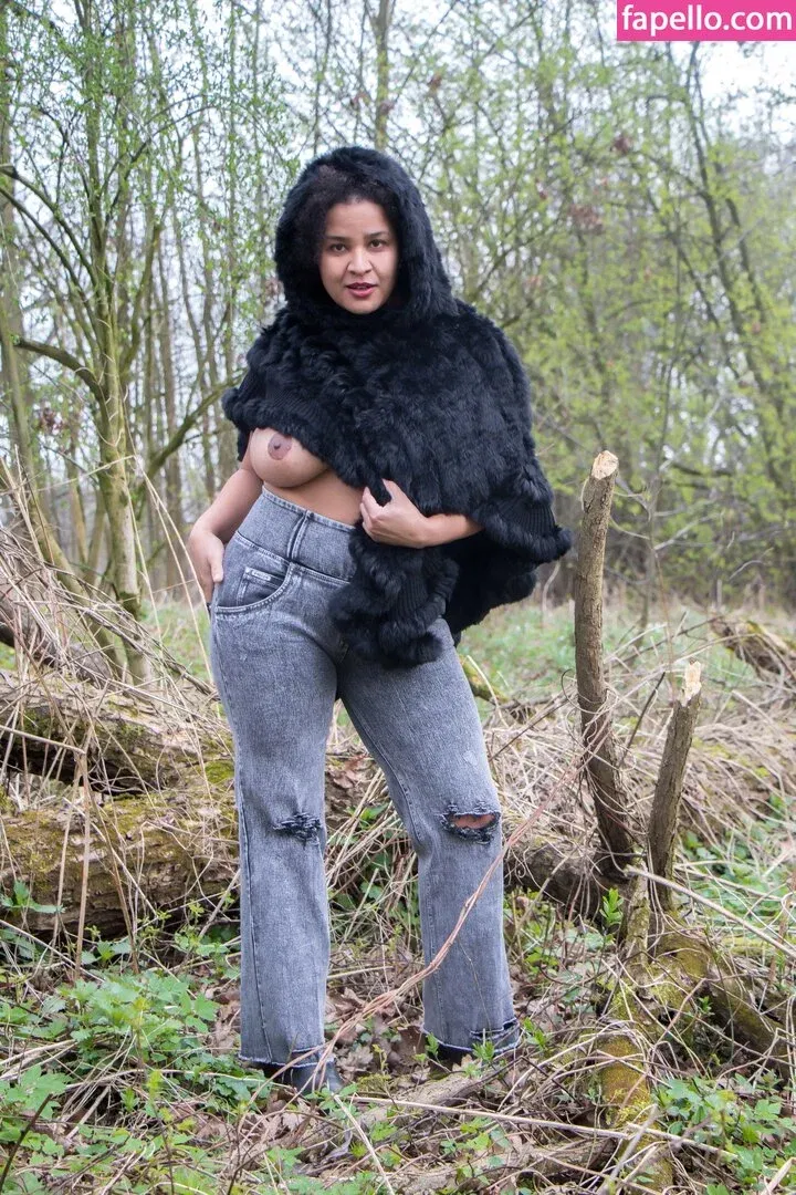 MaSKaPhotoModel Onlyfans Photo Gallery 