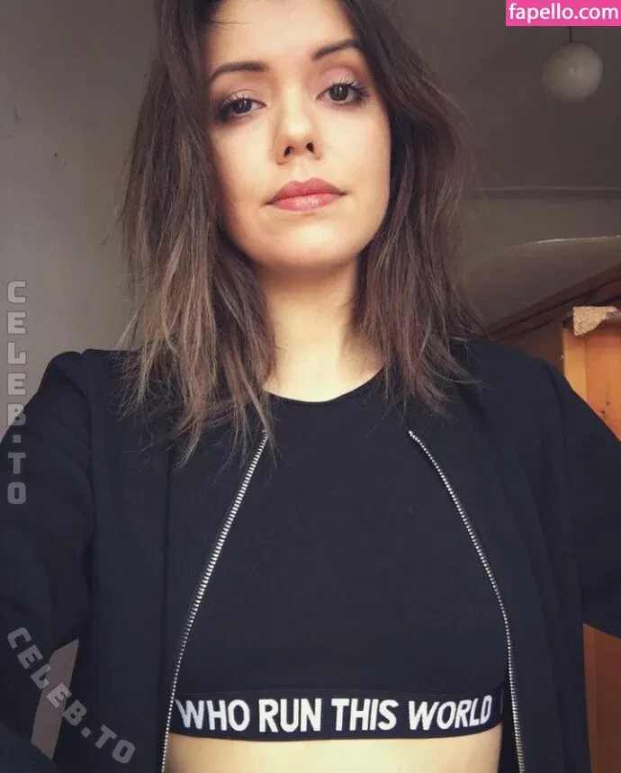 Malwanne Onlyfans Photo Gallery 