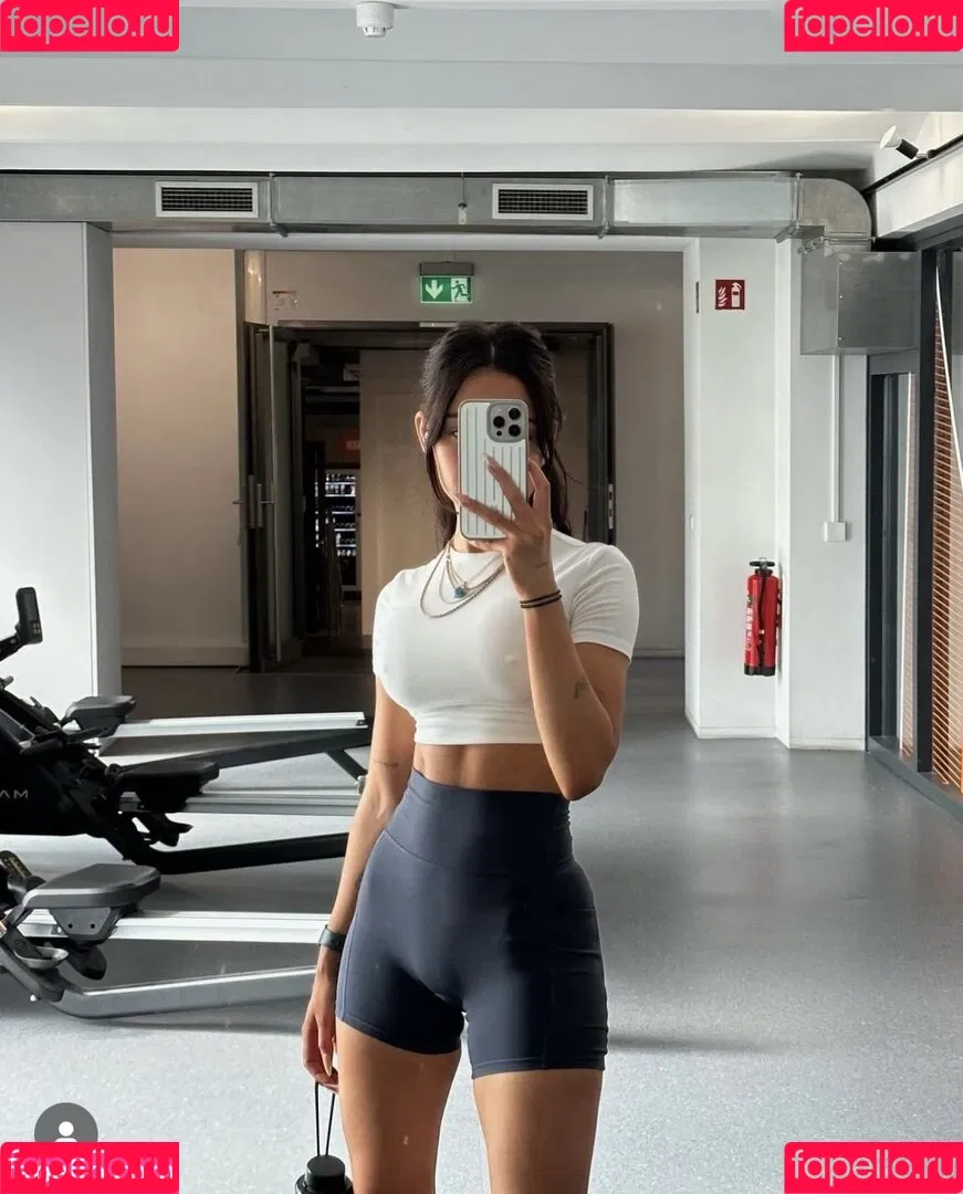Merve Özkan Onlyfans Photo Gallery 