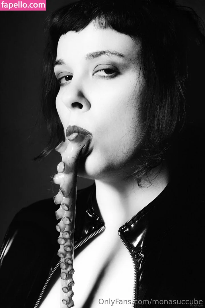 monasuccube Onlyfans Photo Gallery 