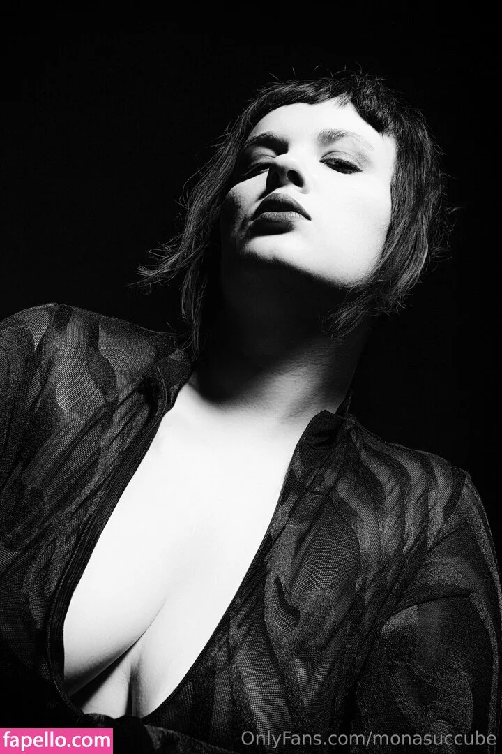 monasuccube Onlyfans Photo Gallery 