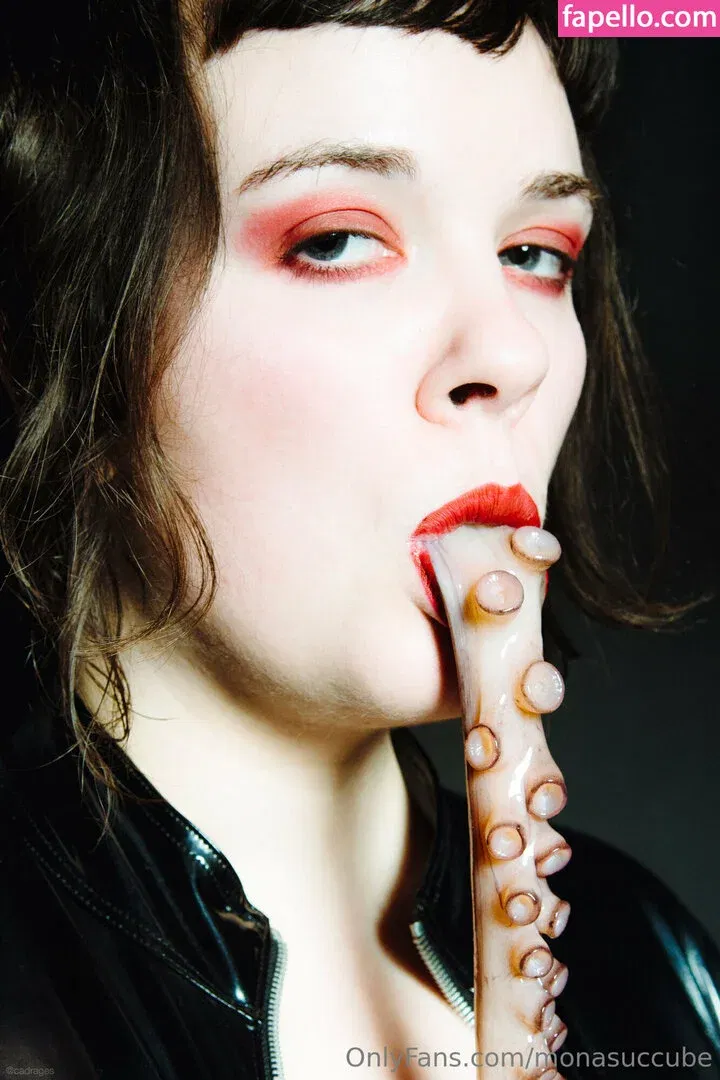 monasuccube Onlyfans Photo Gallery 