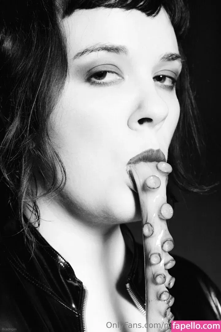 monasuccube Onlyfans Photo Gallery 