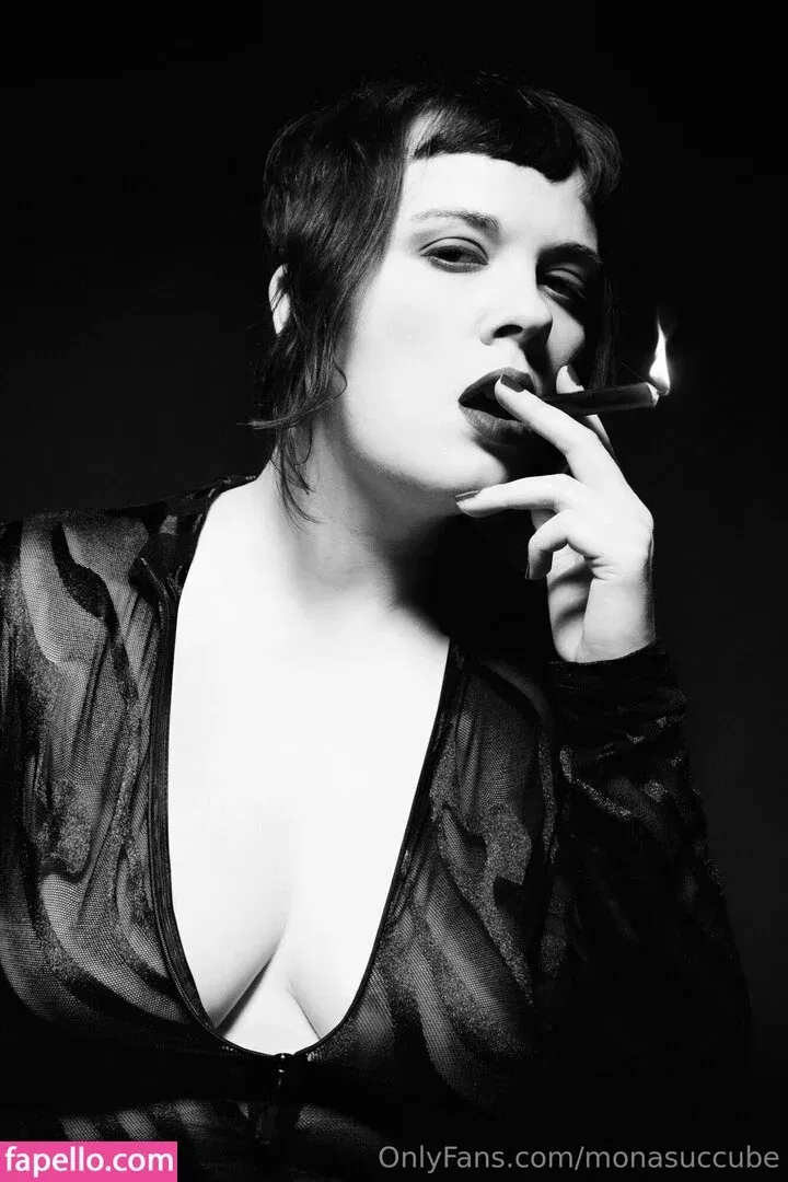 monasuccube Onlyfans Photo Gallery 