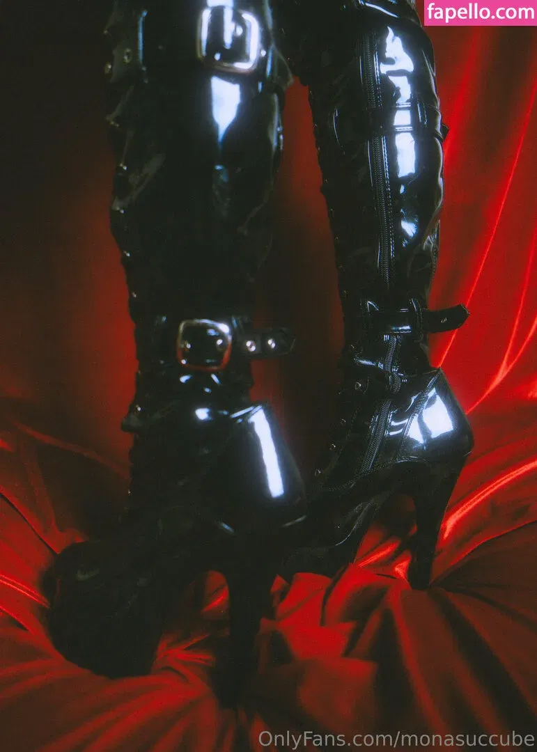 monasuccube Onlyfans Photo Gallery 