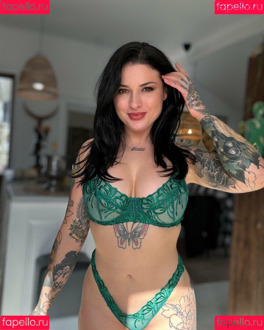 Demi Novak Onlyfans Photo Gallery 