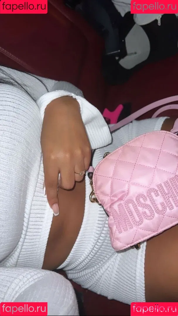 KCdoll Onlyfans Photo Gallery 