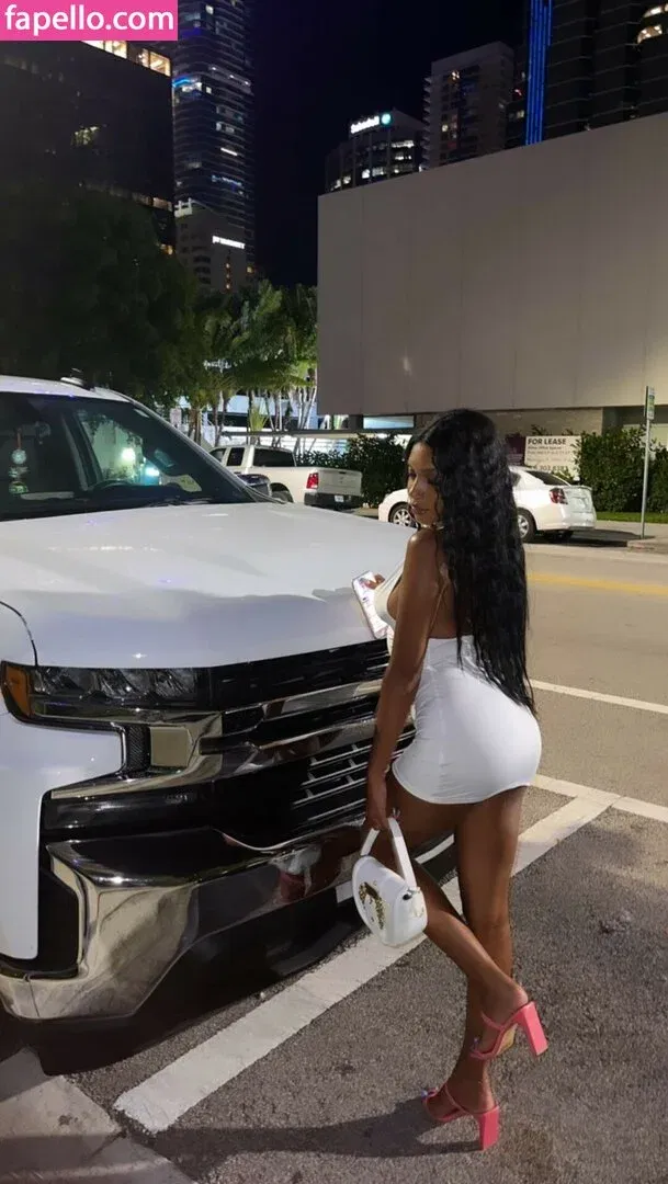 KCdoll Onlyfans Photo Gallery 