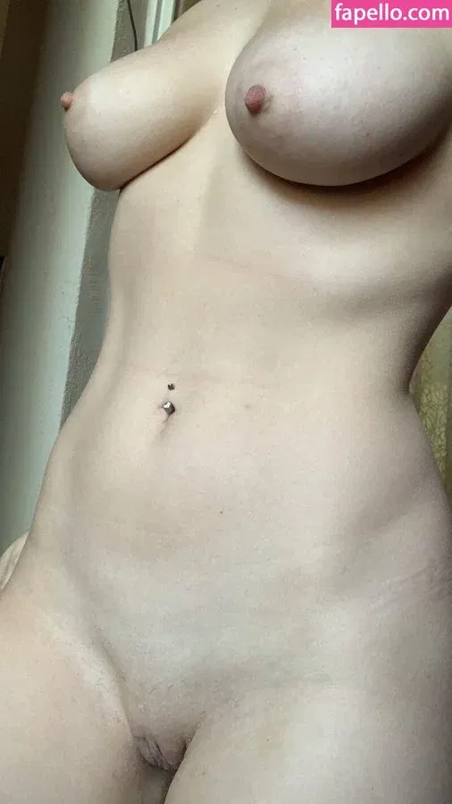 GoldenJulia Onlyfans Photo Gallery 