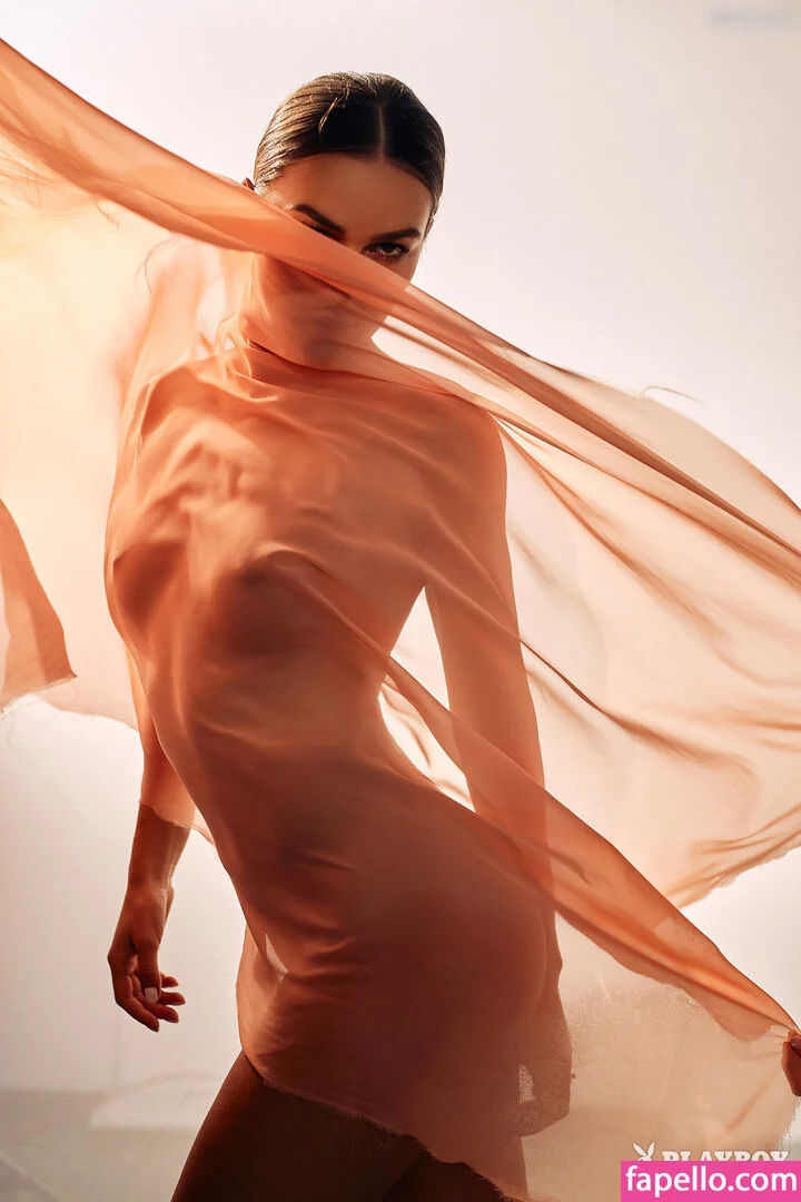 Renata Lusin Onlyfans Photo Gallery 