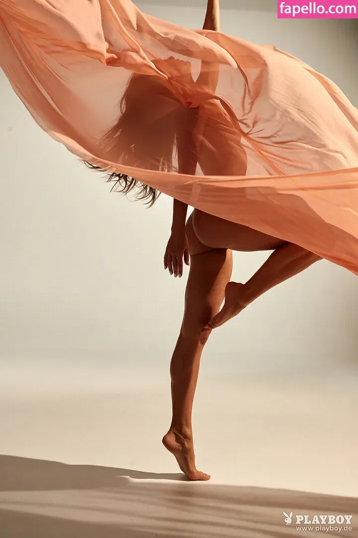 Renata Lusin Onlyfans Photo Gallery 