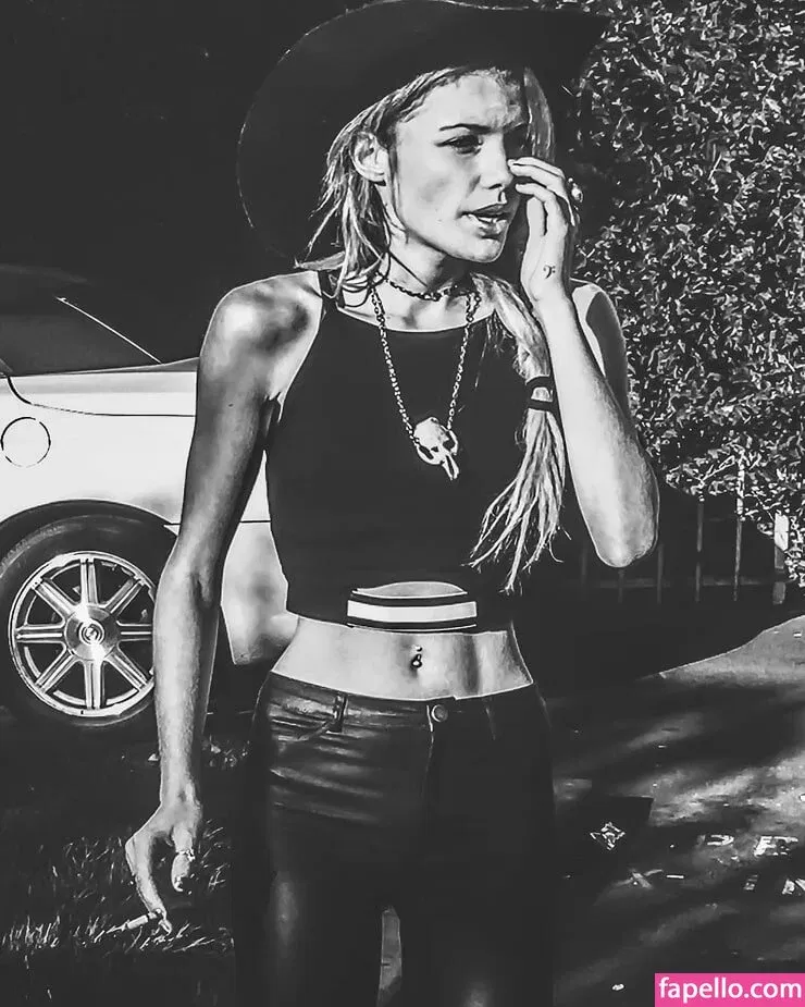 Ellie Patrikios Onlyfans Photo Gallery 