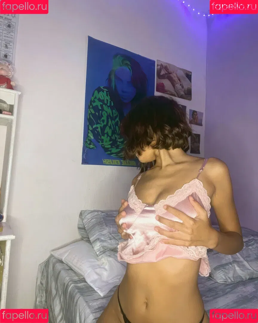SweetWenn Onlyfans Photo Gallery 