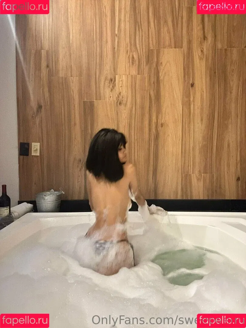 SweetWenn Onlyfans Photo Gallery 