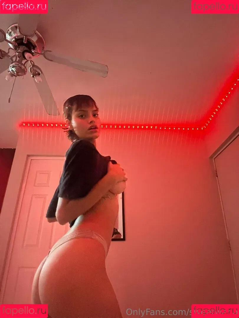 SweetWenn Onlyfans Photo Gallery 