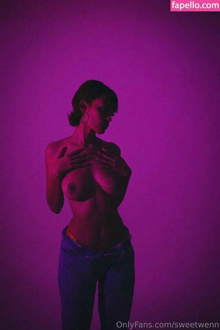 SweetWenn Onlyfans Photo Gallery 