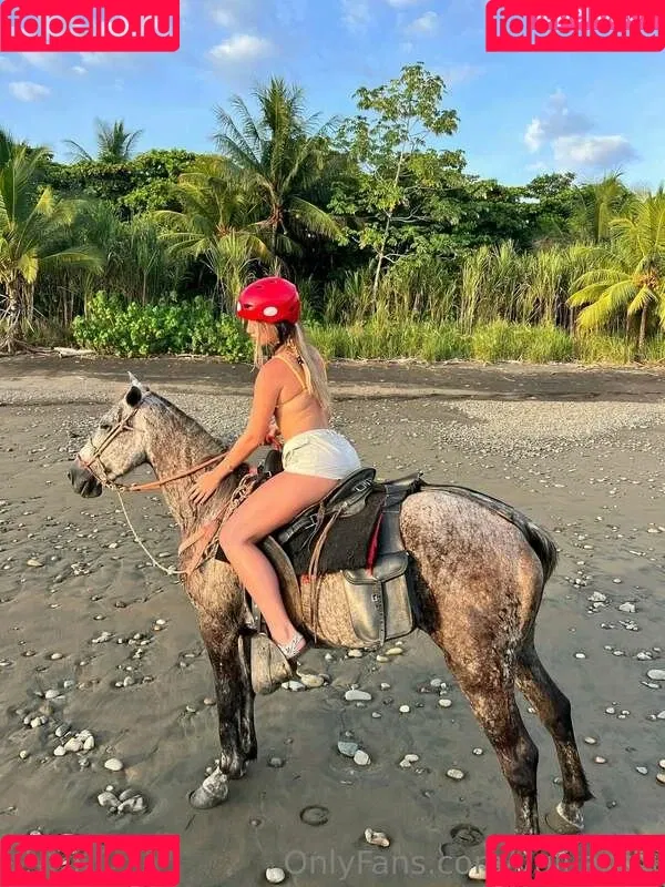 Yuli Anna Onlyfans Photo Gallery 