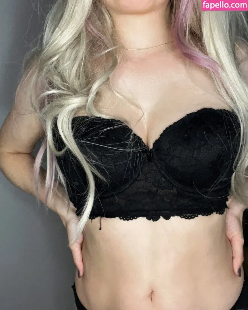 deine_polin Onlyfans Photo Gallery 