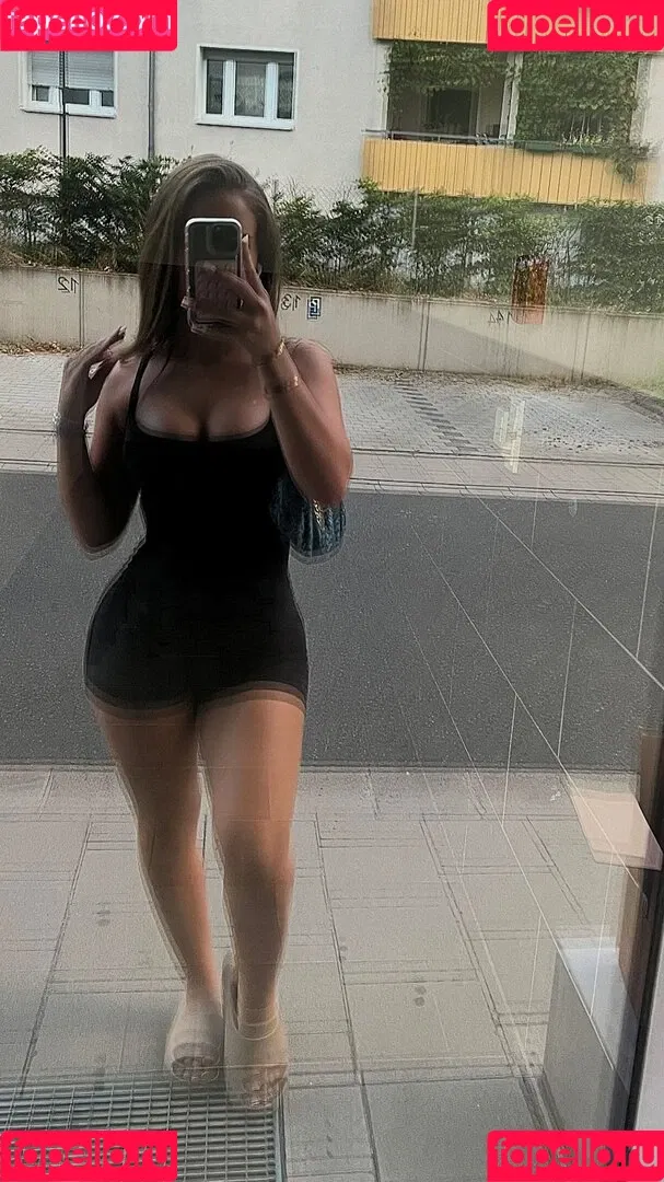 Helenaakln Onlyfans Photo Gallery 