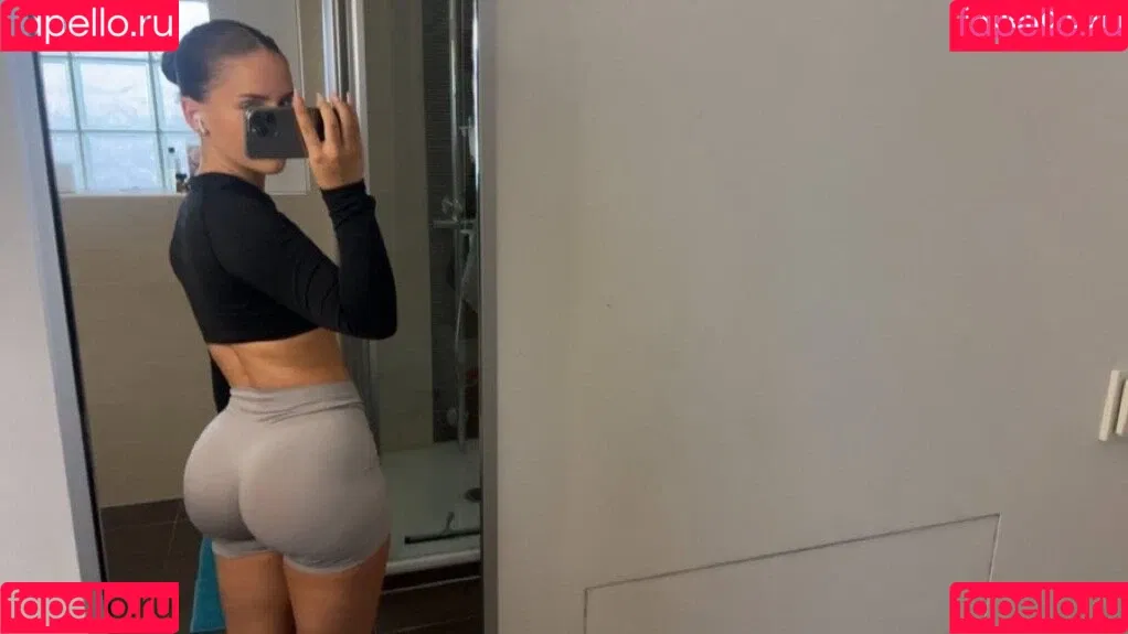 Helenaakln Onlyfans Photo Gallery 