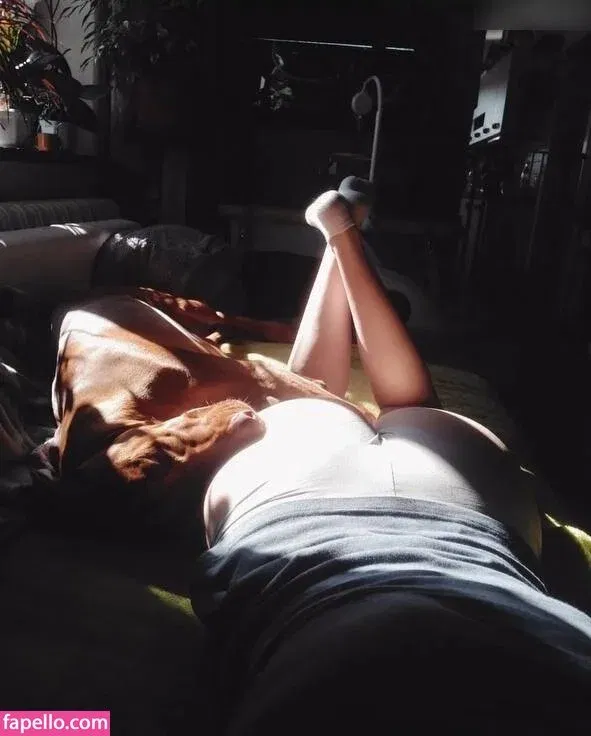 nadine22 Onlyfans Photo Gallery 