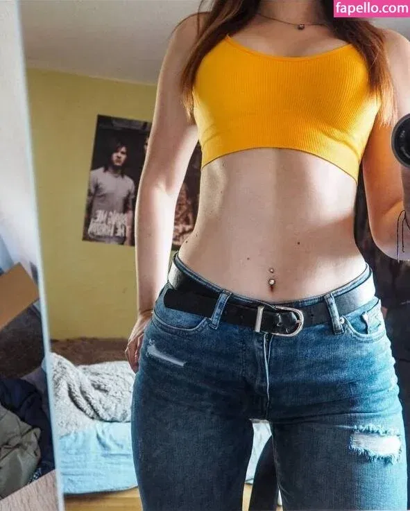 nadine22 Onlyfans Photo Gallery 