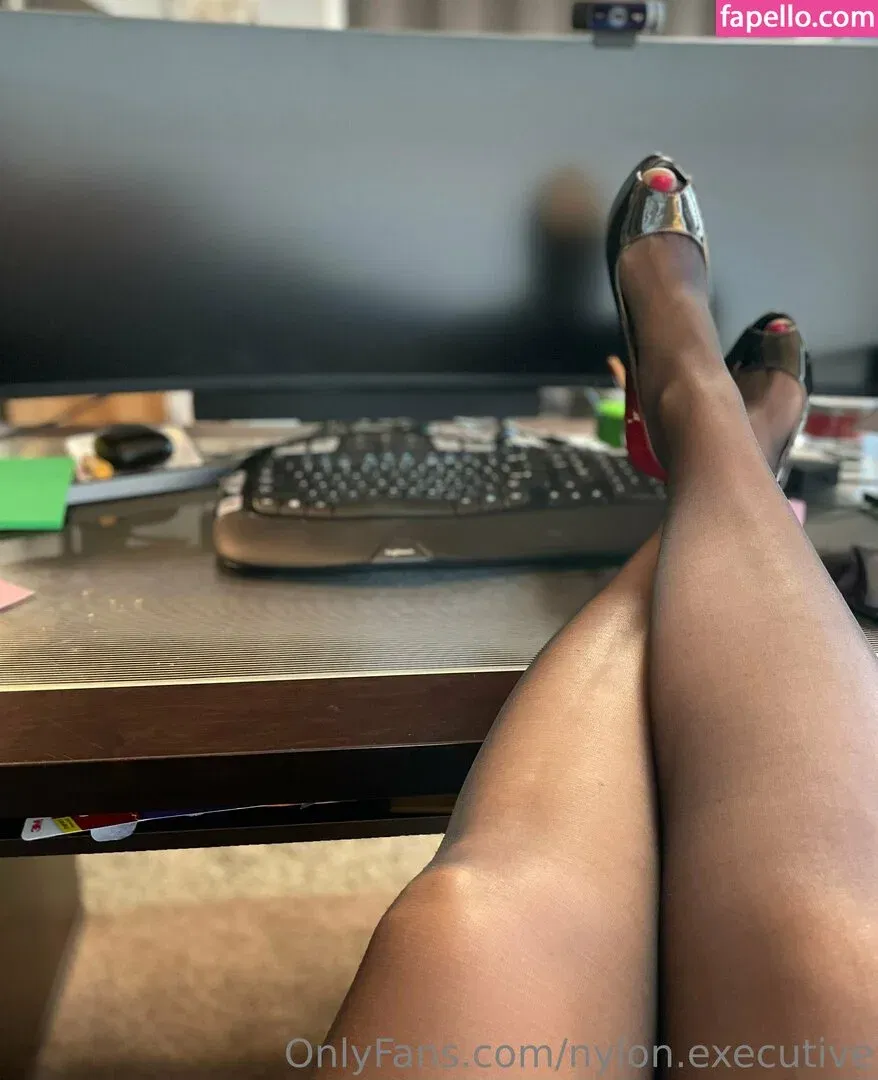 nylon.executive Onlyfans Photo Gallery 