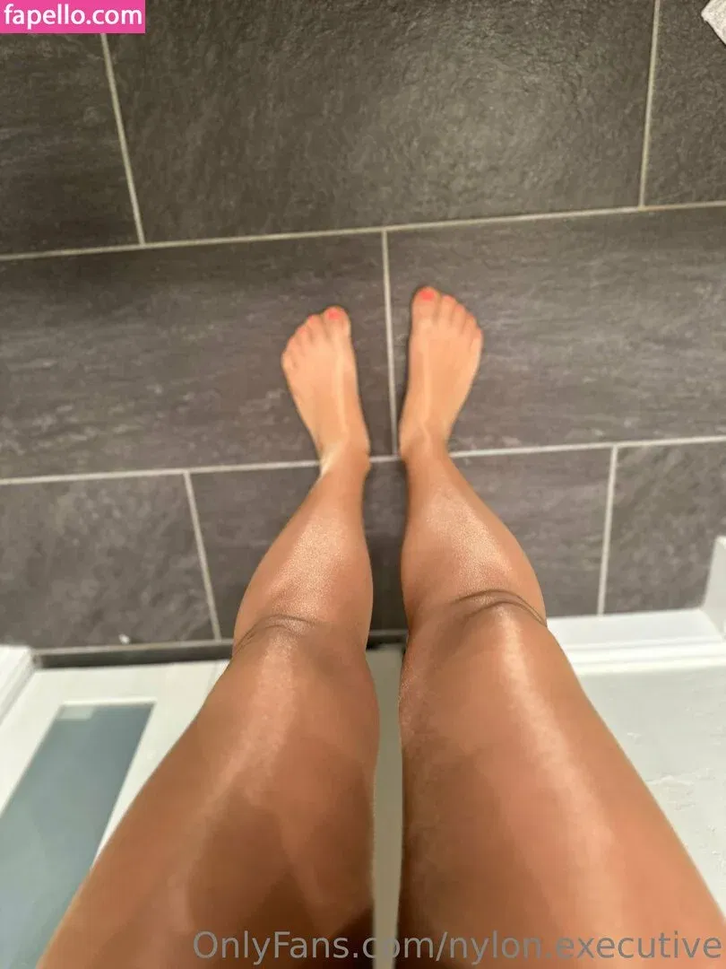 nylon.executive Onlyfans Photo Gallery 