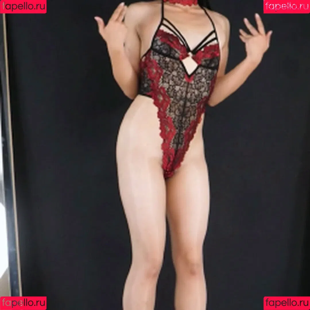 yingxiu.xyz Onlyfans Photo Gallery 