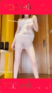 yingxiu.xyz Onlyfans Photo Gallery 