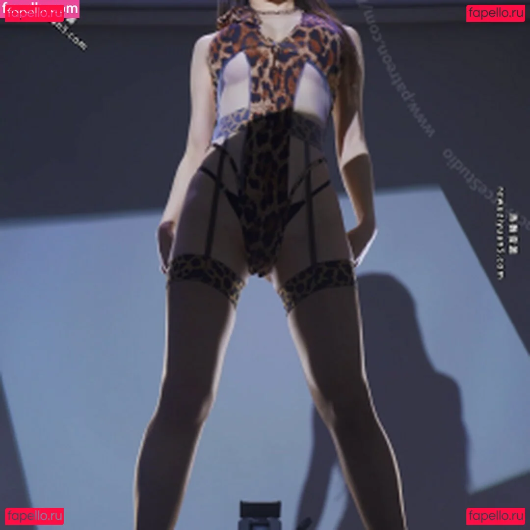 yingxiu.xyz Onlyfans Photo Gallery 