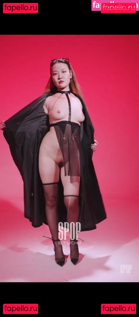 yingxiu.xyz Onlyfans Photo Gallery 