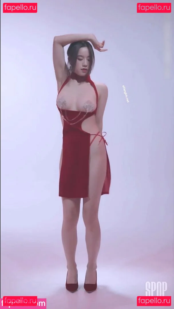 yingxiu.xyz Onlyfans Photo Gallery 