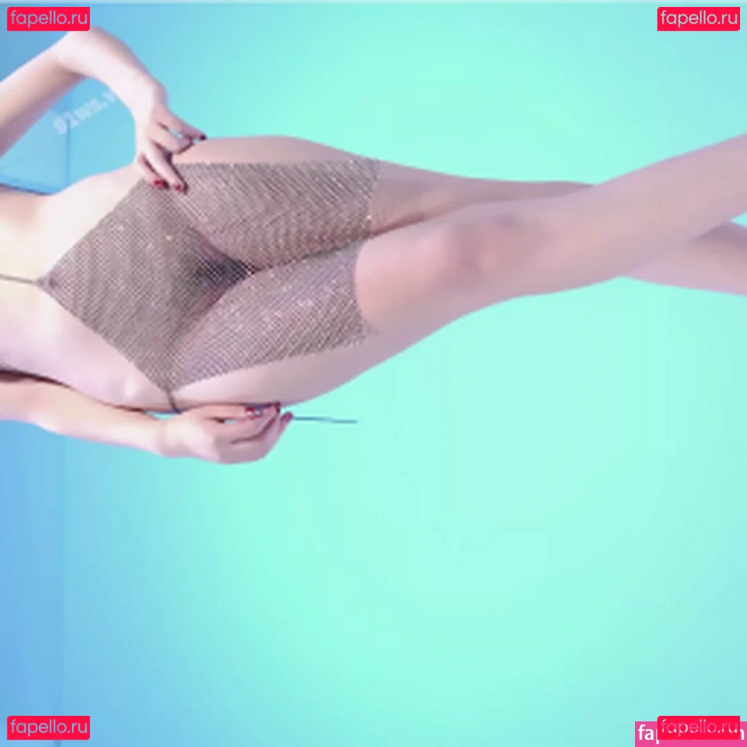 yingxiu.xyz Onlyfans Photo Gallery 