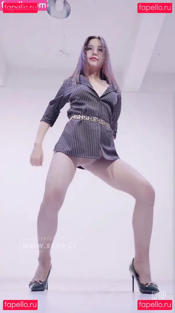 yingxiu.xyz Onlyfans Photo Gallery 