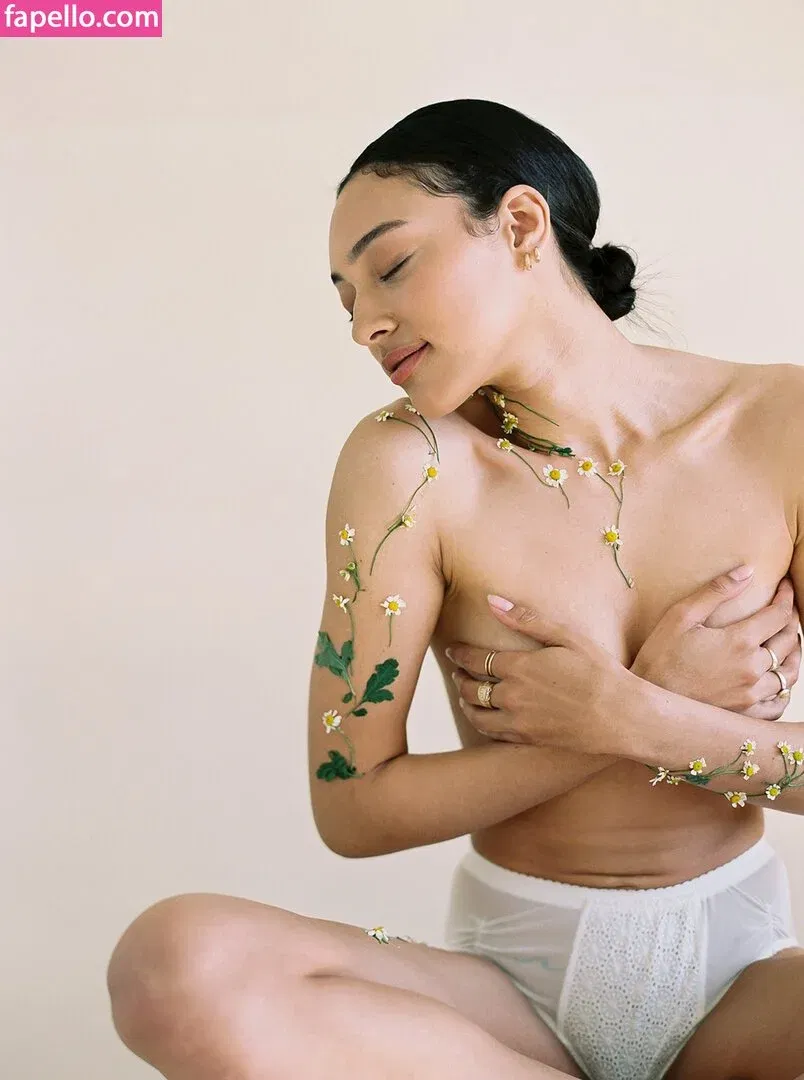 WhiteWren Onlyfans Photo Gallery 