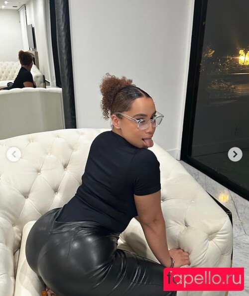 Tastehoneyof Nude Onlyfans Photo 22