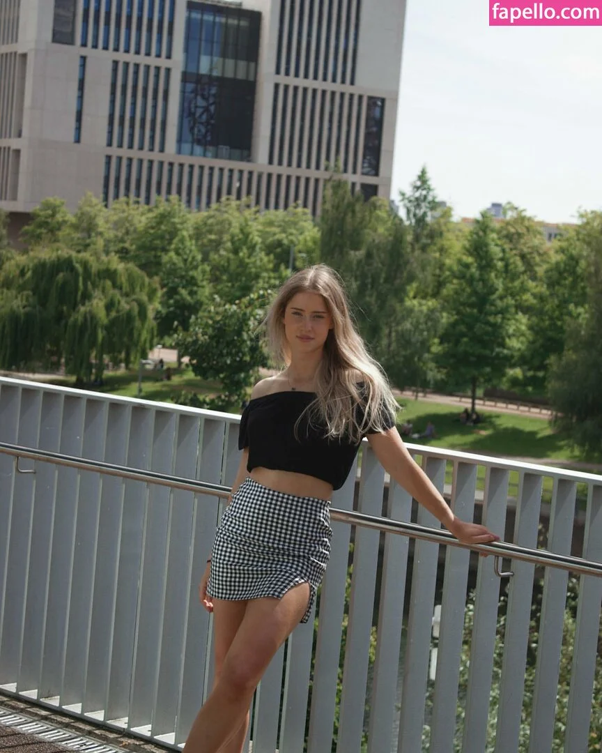 DJ Mari Moura Onlyfans Photo Gallery 