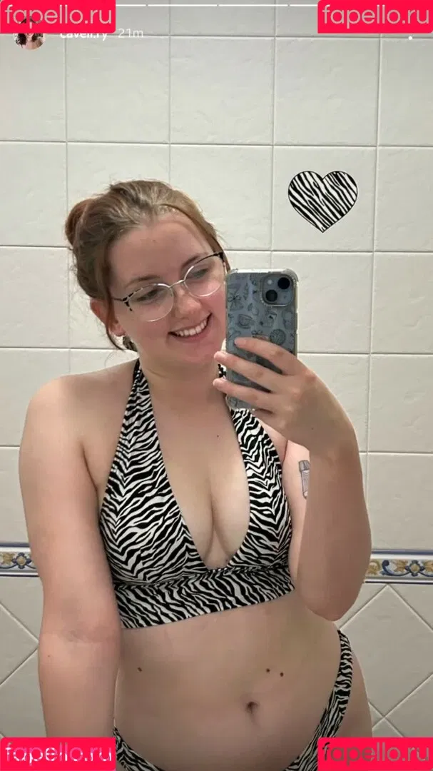 Em Cavell Onlyfans Photo Gallery 