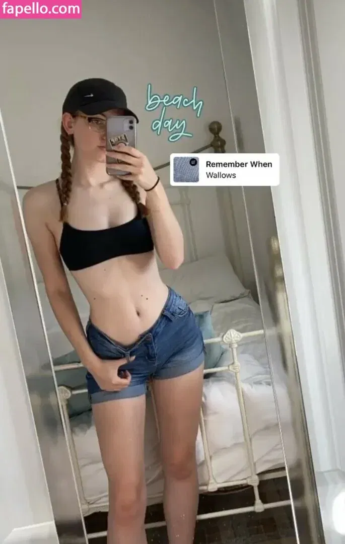 Em Cavell Onlyfans Photo Gallery 