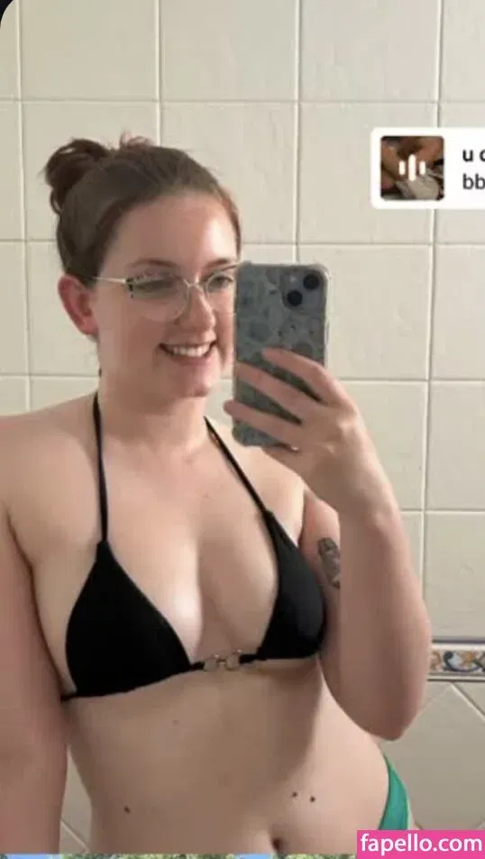 Em Cavell Onlyfans Photo Gallery 