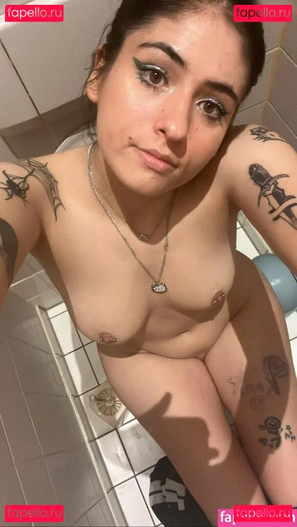 Niamausilol Onlyfans Photo Gallery 