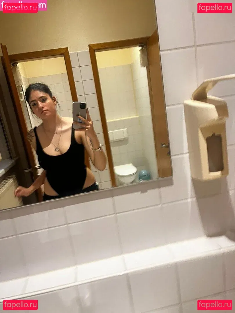 Niamausilol Onlyfans Photo Gallery 