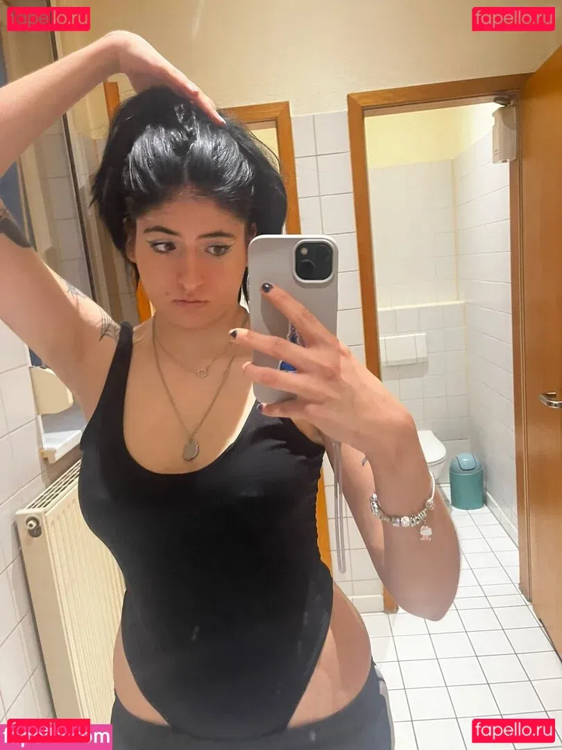 Niamausilol Onlyfans Photo Gallery 