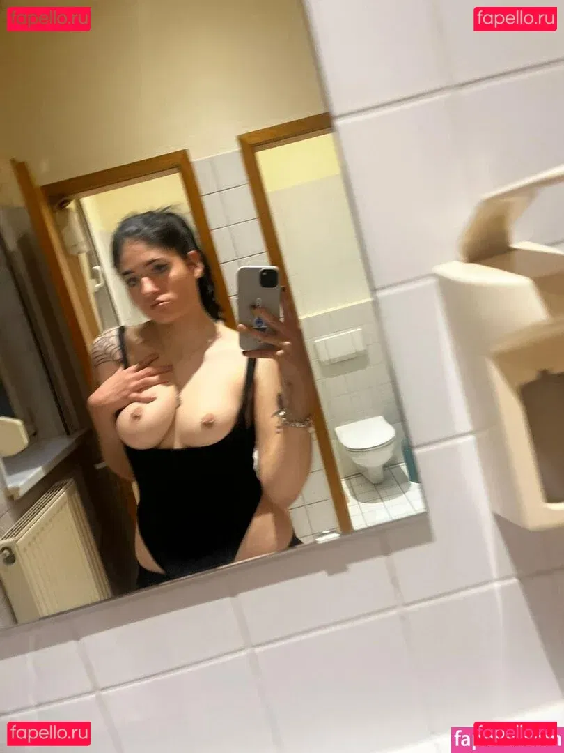 Niamausilol Onlyfans Photo Gallery 