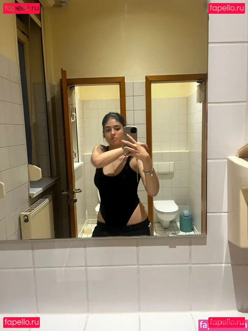 Niamausilol Onlyfans Photo Gallery 